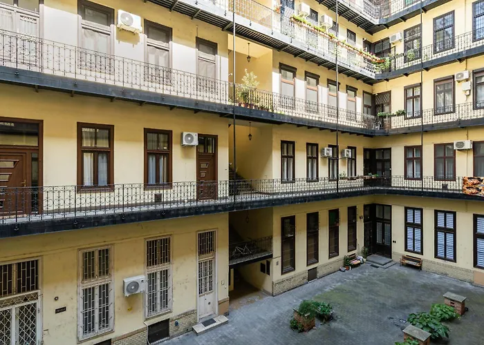 Csarnok Budapest
