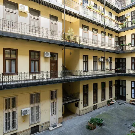 Csarnok Budapest
